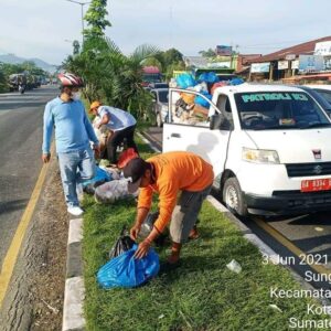 Kadis LH : Jangan Buang Sampah di Median Jalan