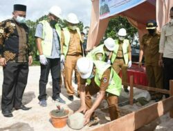 Wako Hendri Septa Letakkan Batu Pertama  Pembangunan Kantor Lurah Batipuh Panjang