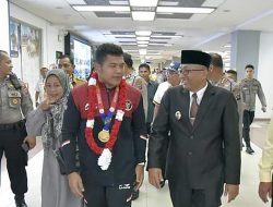 Randa Rian Desta Pegulat Emas Sea Games Disambut Wako Padang Bak Pahlawan, Bakal Diguyur Bonus Rp 100 juta