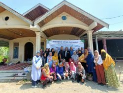 22 Dosen Unes Bantu Kelompok Wanita Tani Salimah Padang Pariaman Kelola Limbah Kain