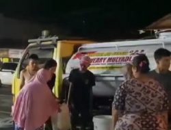 Bantu Warga yang Terdampak Kekeringan, Verry Mulyadi Salurkan Air Bersih ke Padang Selatan