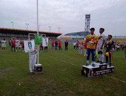 Penantian 20 Tahun, Tim Sepakbola Sumbar Raih Emas Porwil XI Sumatera. Manajer tim Era Sukma Munaf : Terimakasih Semua Pihak dan Masyarakat Sumbar Atas Dukungan Penuhnya