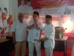 Nyatakan Maju Sebagai Wako Padang, Hidayat Ambil Formulir Pendaftaran Cawako Padang di DPC Gerindra Padang