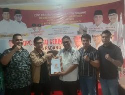 Optimis Maju Pilwako Kota Padang, Hendri Septa Ambil Formulir di DPC Gerindra Kota Padang